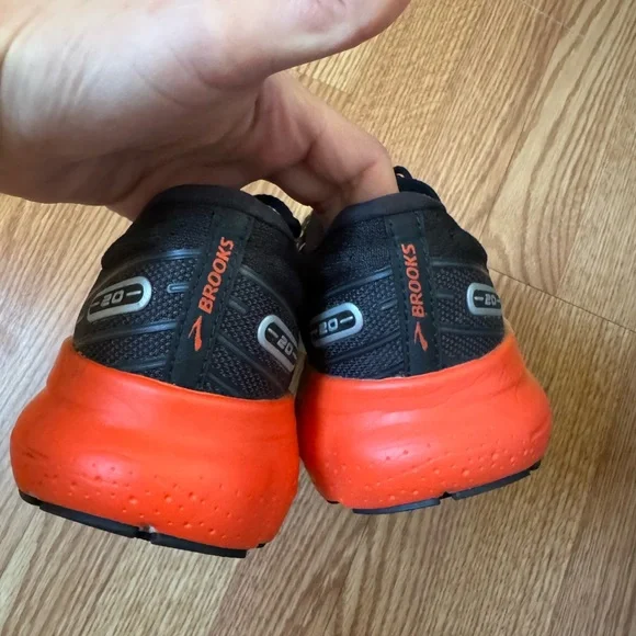 Womens Brooks Black, White, and Orange Glycerin Running Sneakers. Size 8 - Picture 4 of 9